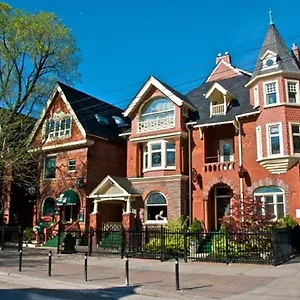 Madison Manor B&b&pub Hotel